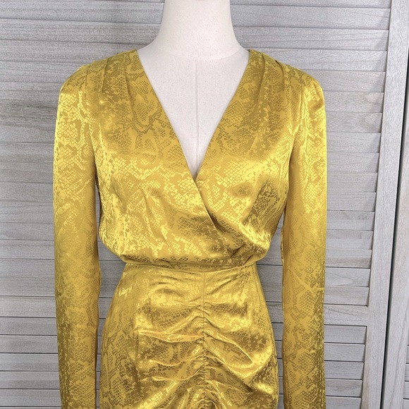 WAYF Ronni Ruched Long Sleeve Midi Dress Yellow Jacquard Snake Print-XS - Picture 2 of 7